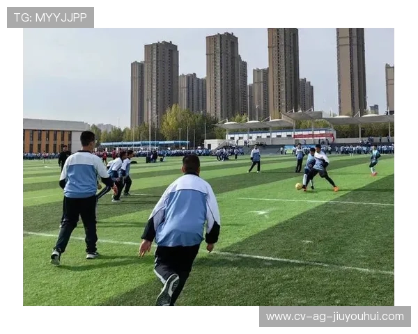 清华大学校园足球风采展示：青春与热血交织的绿茵场上拼搏与梦想